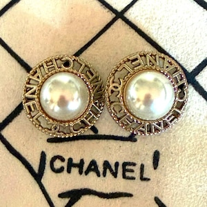 Vintage Authentic Chanel Buttons - Etsy - Page 2