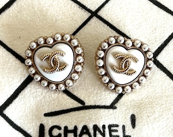 CHANEL Vintage Authentic White Heart with Pearls CC Logo Button 23mm (Set of 2)
