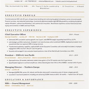 Può includere: Un curriculum vitae professionale di Michael J. Hartwell, che descrive la sua esperienza come Amministratore Delegato, Amministratore del Consiglio e Leader delle Operazioni Globali. Il curriculum include la sua storia lavorativa, l'istruzione e i risultati chiave.