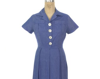 vintage 1950's chambray dress / 50’s blue shirtwaist dress / cotton day dress / women's vintage dress / size medium