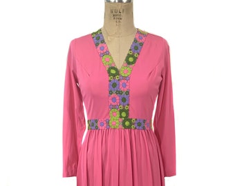 vintage 1970's pink floral maxi dress / 70’s nylon loungewear / embroidered maxi / women's vintage dress / size medium