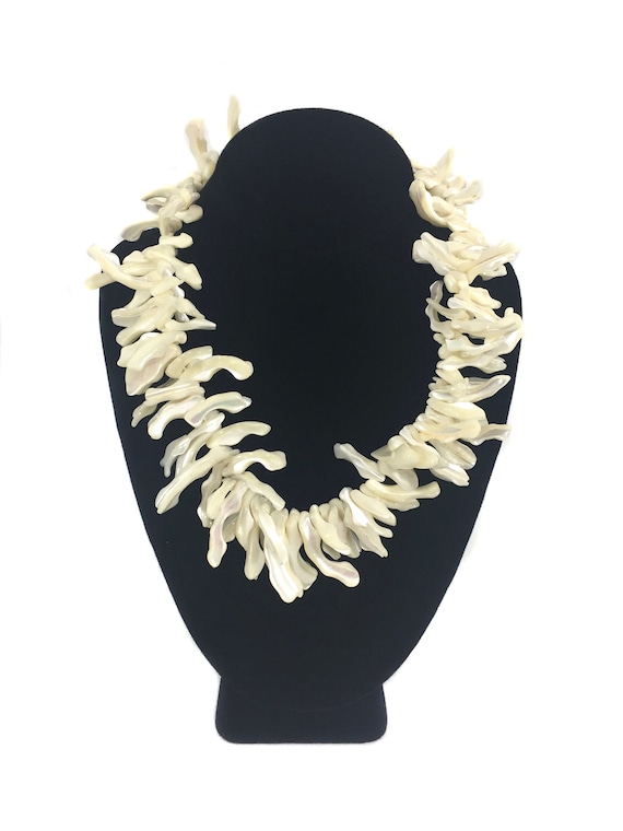 vintage mother of pearl necklace / Mona So / genui