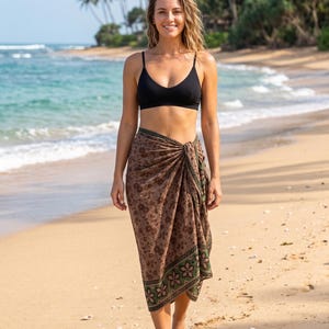 Paréo marron à imprimé floral, cache-coeur fait main, paréo en coton, jupe portefeuille pour maillot de bain bohème, paréo de plage tropicale