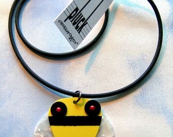 Pluck Bee Necklace