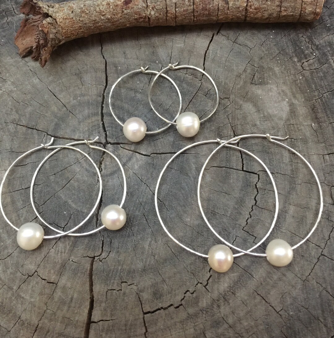 Floating pearl hoop earrings Clearance