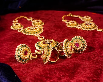 Red Green Kundan Haathphool | Bridal Hand Harness, Pearl Wedding Jewelry
