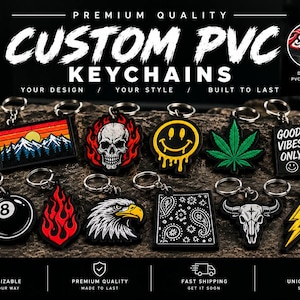 Puede incluir: Una colección de llaveros de PVC personalizados con varios diseños que incluyen una cruz, paisaje de montaña, calavera, cara sonriente, hoja de cannabis, rosa, águila, cráneo de toro, rayo y brújula. El texto incluye "CUSTOM PVC KEYCHAINS" y "NO LUCK JUST WORK".