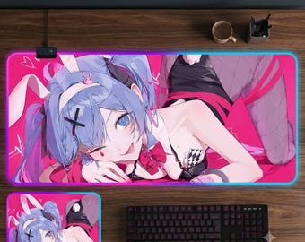 Furina RGB Gaming Maus Pad - Bunny Girl Anime LED Schreibtischmatte - Pink Ästhetische Große XXL Backlit Mousepad - 3mm 4mm Dicke Gamer Geschenk Dekor