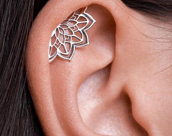 Verstecktes Helix Piercing, Lotus Blume Flachrücken Labret, 925 Sterling Silber Knorpel Piercing, Boho Mandala Goldschmuck
