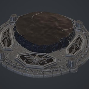 Puede incluir: Una base de exhibición circular de piedra con una plataforma central oscura y agrietada rodeada por un borde gris texturizado. El borde incluye tallas geométricas intrincadas, pequeños acentos de pilares y un patrón de cadena.