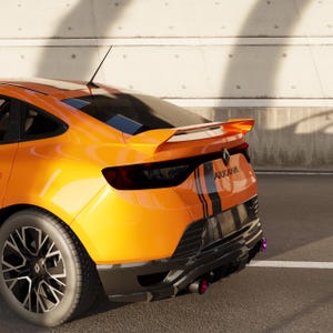 Pode incluir: Um SUV Renault Arkana laranja brilhante com spoiler traseiro, faixas de corrida pretas, lanternas traseiras escurecidas e um difusor traseiro preto com ponteiras de escape duplas. O veículo possui rodas de liga leve e antena de barbatana.