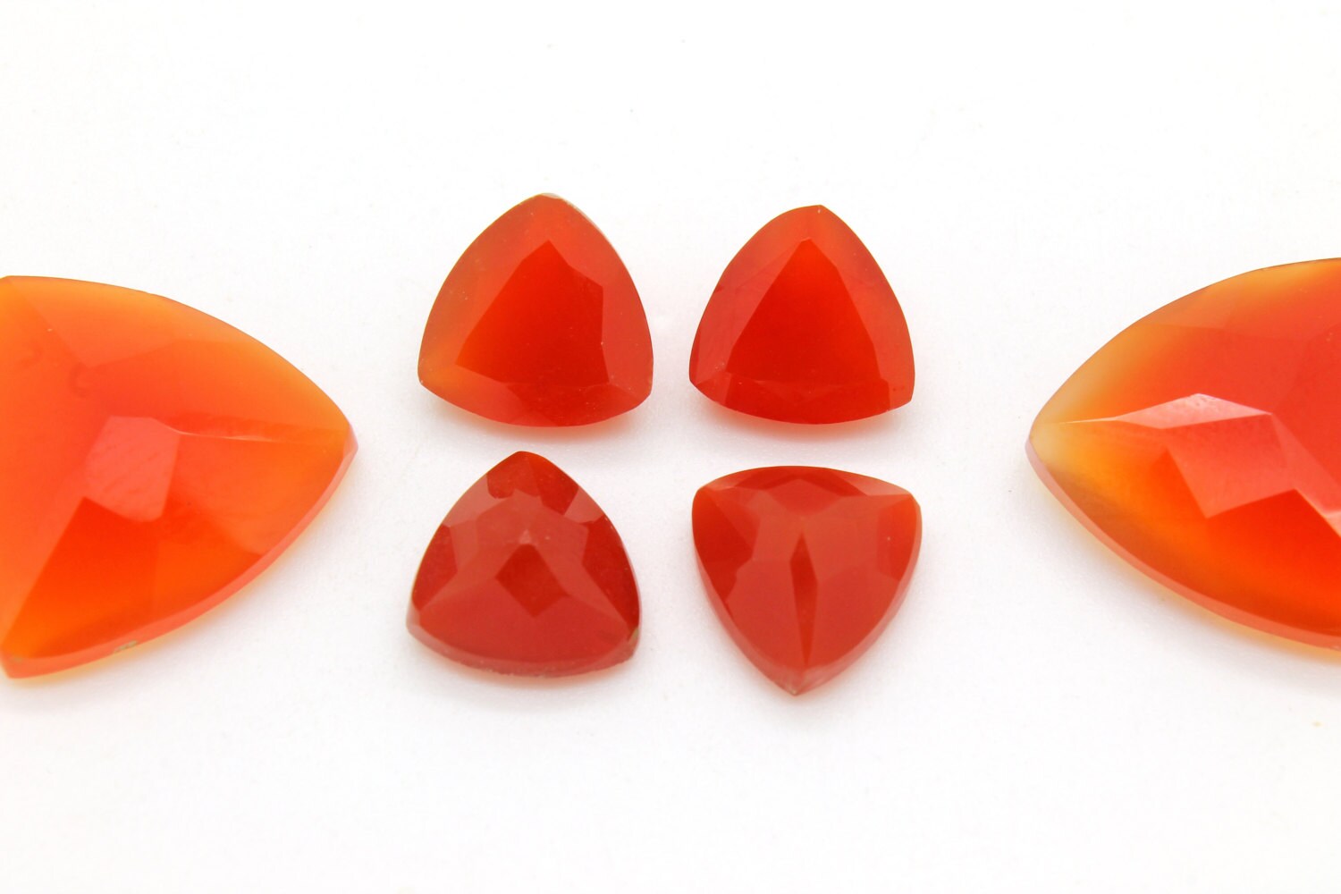 GCF-1288 - Red Onyx Faceted Gemstone - 10x10x10mm Trillion