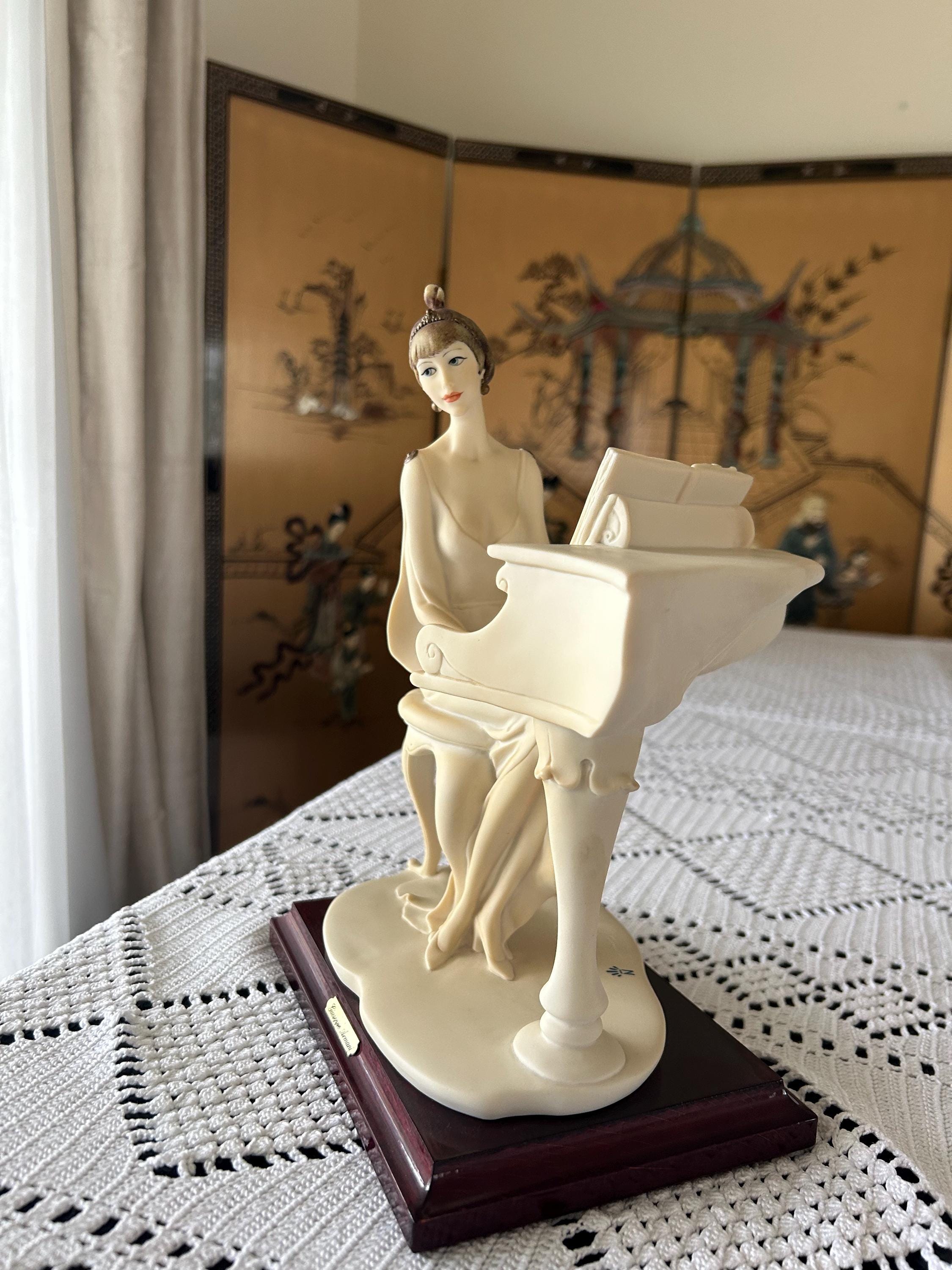 G.Armani Florence 1985 大型フィギュリン 陶器 女性像 1985 FLORENCE GIUSEPPE ARMANI LADY ON HORSE FIGURINE ON WOOD BASE