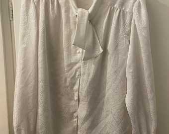 vintage blouse size M cream white