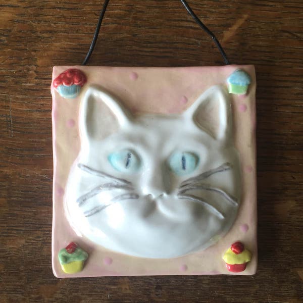 TILE STONEWARE Hanging White Cat