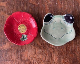 TEABAG HOLDER 2 piece SET Frog face and Cosmos with Frog Handmade Stoneware