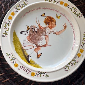 Vintage 1984 Newell Pottery Sarah Stilwell Weber kalendersamlingstallrik – juli