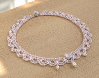 Gargantilla rosa con cuentas: collar de encaje hecho a mano con nácar.