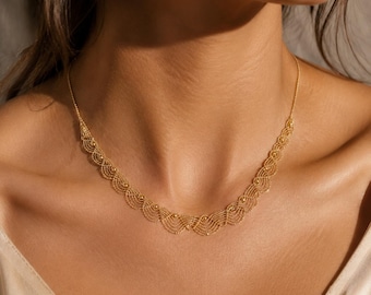 Gargantilla de encaje dorado: delicado collar de cadena drapeada festoneada ajustable
