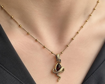Collar de serpiente de oro vintage: colgante de serpiente en forma de lágrima con gema roja en cadena de cuentas