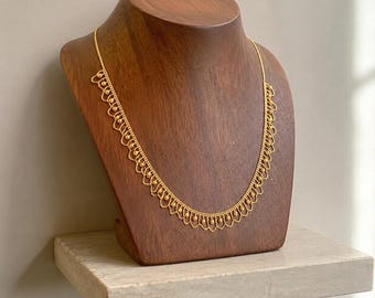 Gold Lace Choker: Vintage Scalloped Collar Necklace - Elegant Layering Jewelry
