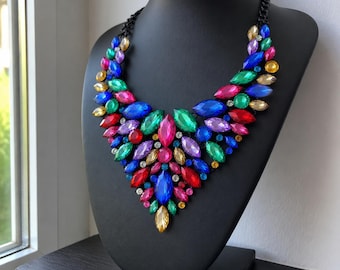 Collar llamativo: collar babero con diamantes de imitación en forma de V para mujer.