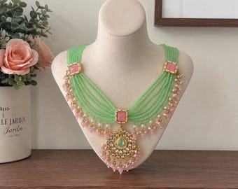 Collar de cuentas color menta: Colgante rosa para novias.