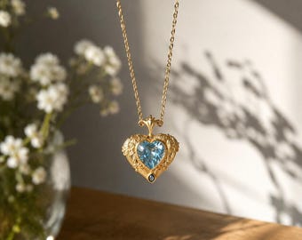Collar con colgante de corazón - Piedra azul en tono dorado, estilo romántico vintage