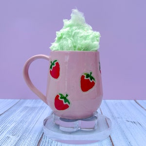 Rosa Erdbeerkeramikbecher, Beerenbecher handgemacht, Gärtner Geschenkidee, Erdbeer-Liebhaber, Beerenbecher für Mutter, Geschenk für Frau, Erdbeerbecher