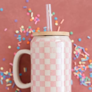Pink Retro Checkered Tumbler, Groovy Coffee Cup, Retro Teacher Appreciation Gift, Checkerboard Mug, Teen Girl Birthday Gifts, Checkered Mug