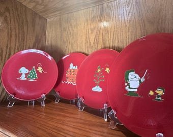 Waechtersbach Peanuts Snoopy Christmas Plates | Set of 4 Salad Plates | Snoopy Woodstock Charlie Brown Holiday Decor