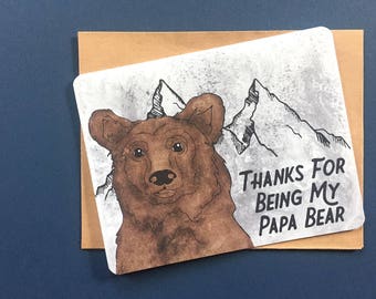 Carte papa Ours (fr) Carte d’anniversaire Got It From My Dad (fr) Carte d’anniversaire de papa (fr) Carte d’anniversaire mignonne (fr) Drôle de carte pour Papa Bear ( Carte de papa