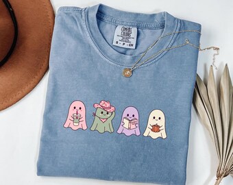 Comfort Colors Cute Halloween Ghosts Shirt, Vintage Spooky Season T-Shirt 1717, Kawaii Bookish Cowboy Pumpkin Women Graphic Tee