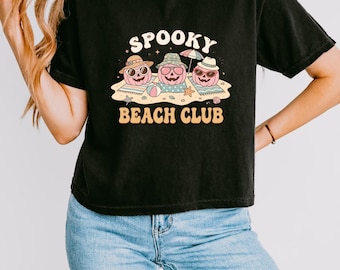 Comfort Colors Spooky Beach Club Crop Top, Vintage Halloween Summer T-Shirt 3023CL, Retro Pink Pumpkin Ocean Casual Women Graphic Tee
