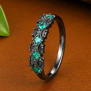 Emerald Green Eternity Ring, Black Gold Wedding Band, Art Deco Stackable Ring, Gothic Promise Ring, Anniversary Gift for Her,Sterling Silver