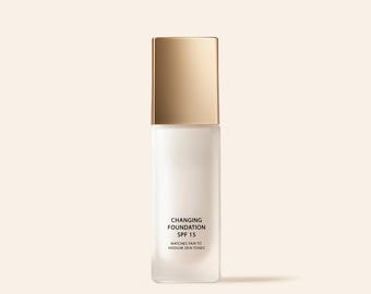 Color-Changing Foundation with Adaptive Shade Technology for Every Skin Tone