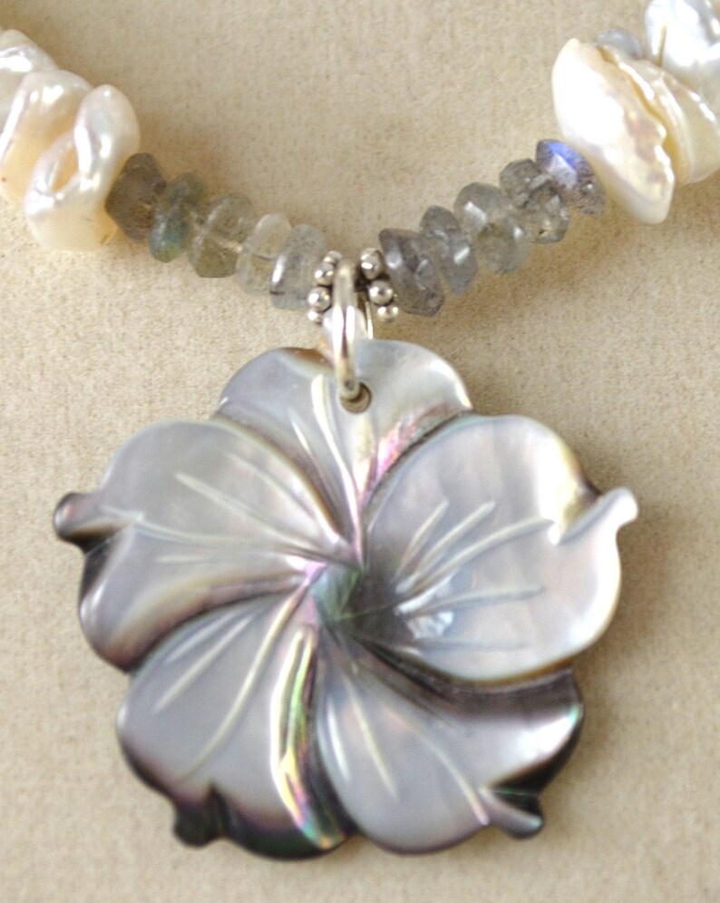 mother of pearl flower necklace