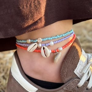 Fusskette Muscheln aus Perlen - Sommerschmuck mit trendy Farben neon pastell – verstellbar Edelstahl wasserfest bunte Farben