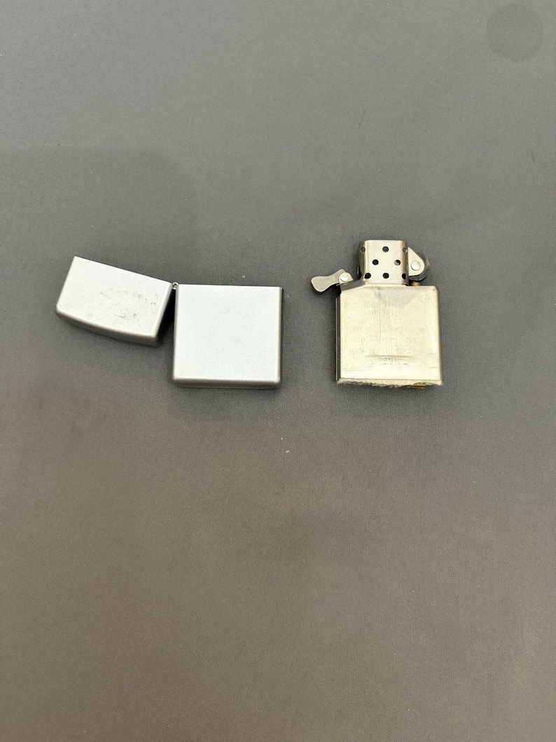 Vintage 2005 Zippo winddicht Feuerzeug Silber Ton Plain EDC C 05 Bild 7