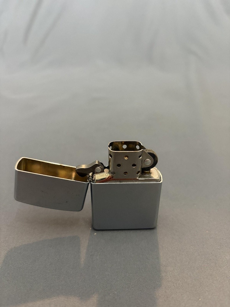 Vintage 2005 Zippo winddicht Feuerzeug Silber Ton Plain EDC C 05 Bild 6