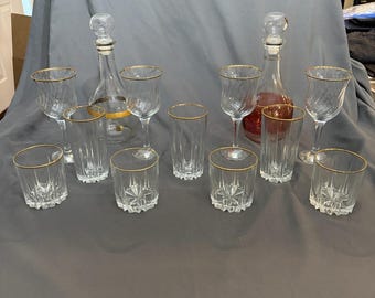 13-teiliges Vintage F und P Italien Goldrand Barzubehör-Set gemischte Gläser & Karaffen