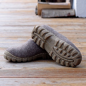 Mens lined crocs size 14 best sale