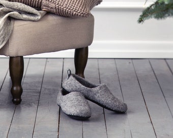 READY to SHIP in size EU38/us womens 7.5  Felted clogs in natural gray wool, unisex slippers, wet felted slippers