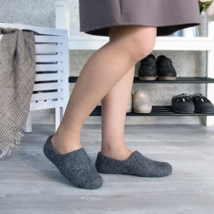 Felt slippers dark gray organic wool no dye