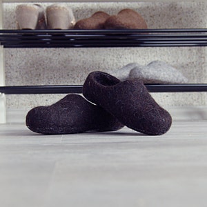 Children shoes felted wool clogs dark brown - toddler eco friendly slippers - handmade felt wool house shoes