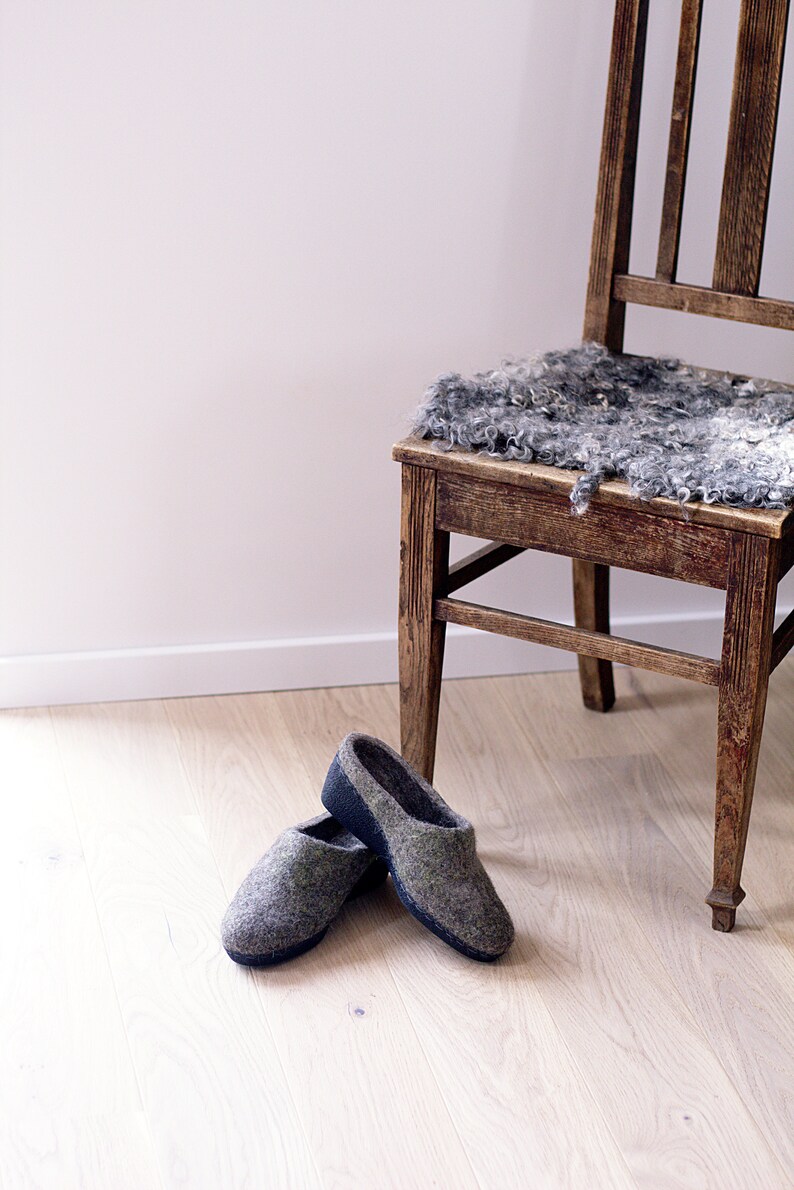 READY to SHIP Felted wool wedge clogs for woman in dark gray with moss coloured silk size EU39us women/'s 8.5
