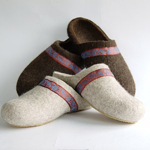 Set of 2 Handmade eco friendly felted slippers from natural wool - beige/brown with orange decor - wool slippers - woman house shoes