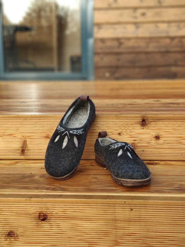 Brown women shoes with embroidery handmade shoes felt