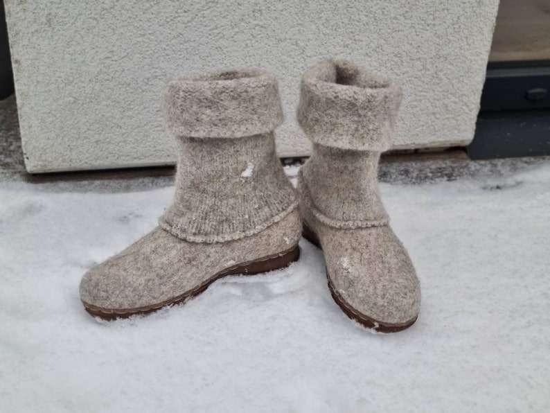 Boiled wool shoes from organic wool with rubber soles and knitted uppers Beige