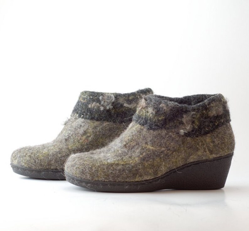 heeled booties canada